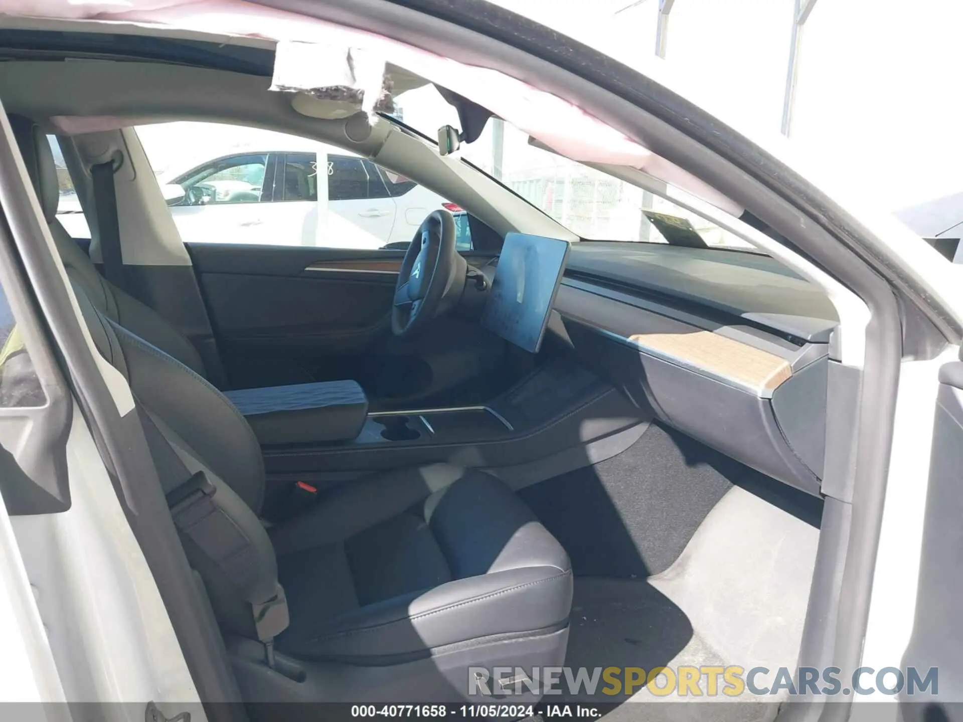 5 Photograph of a damaged car 7SAYGDEF7RF036501 TESLA MODEL Y 2024