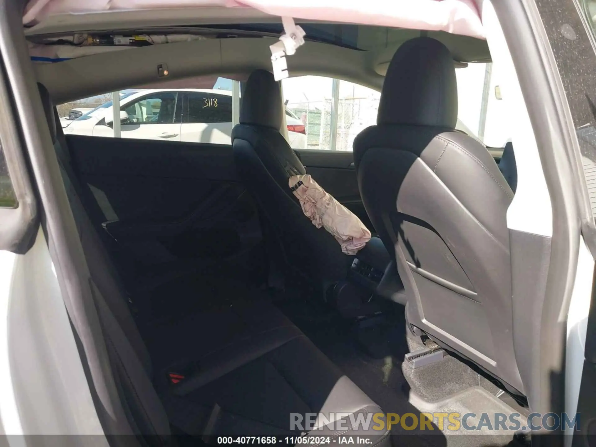 8 Photograph of a damaged car 7SAYGDEF7RF036501 TESLA MODEL Y 2024