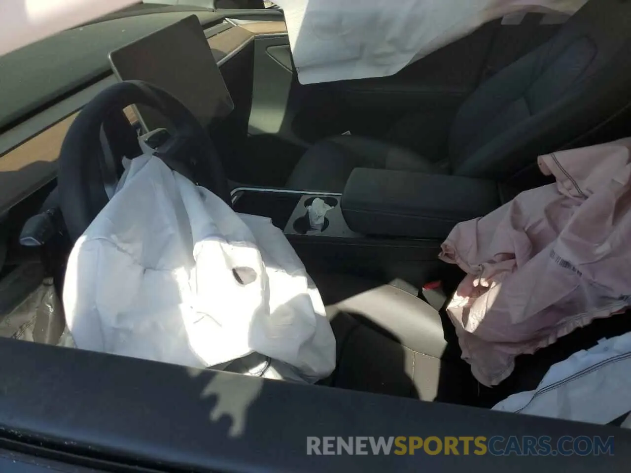 7 Photograph of a damaged car 7SAYGDEF7RF046154 TESLA MODEL Y 2024