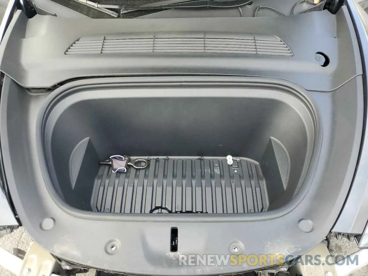 13 Photograph of a damaged car 7SAYGDEF7RF093054 TESLA MODEL Y 2024
