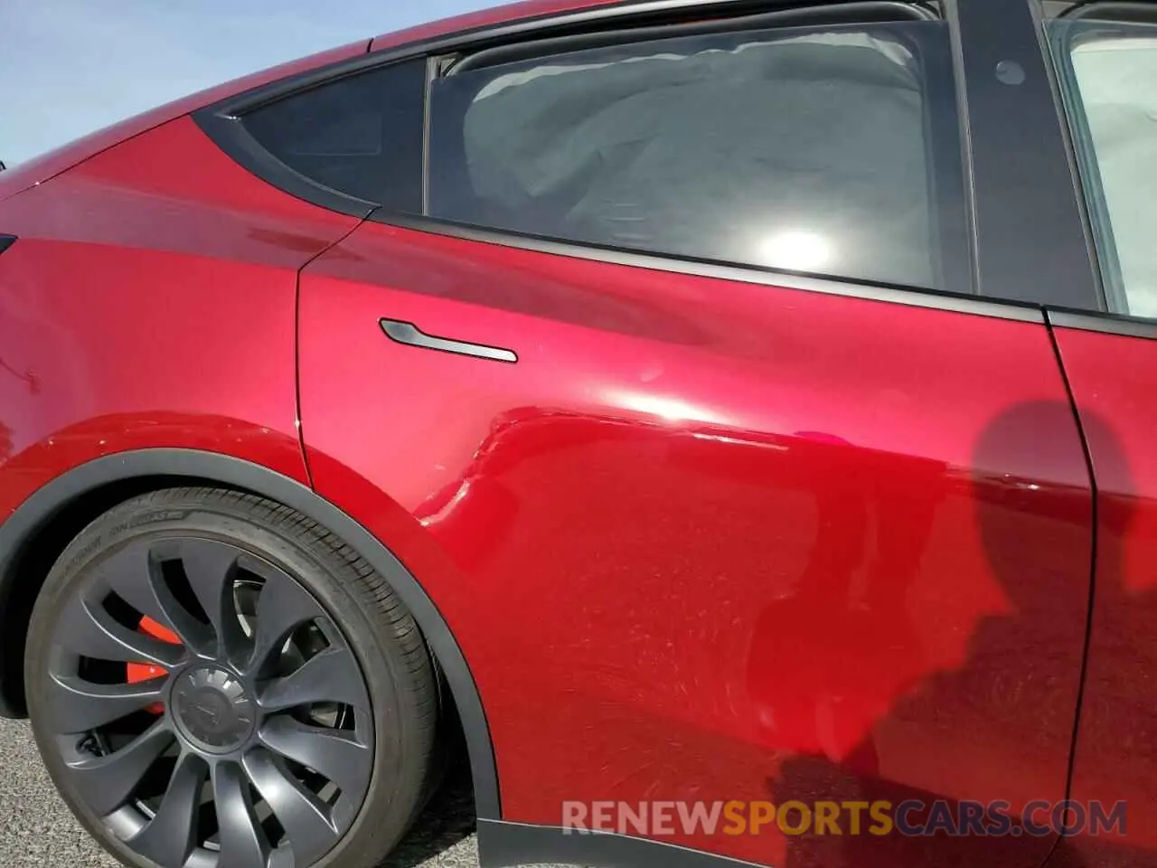 11 Photograph of a damaged car 7SAYGDEF7RF128112 TESLA MODEL Y 2024