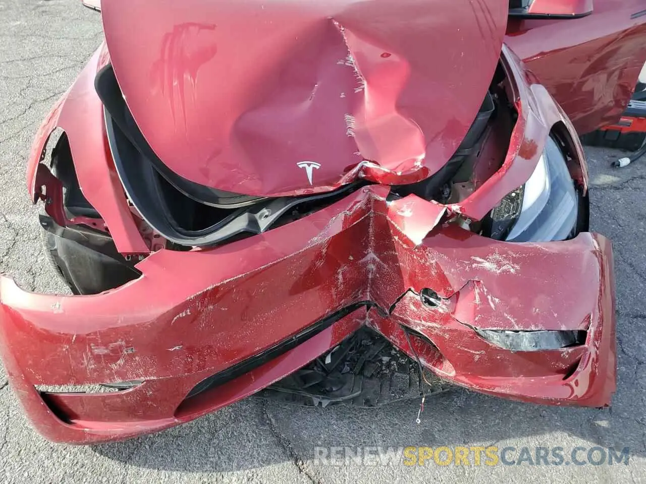 13 Photograph of a damaged car 7SAYGDEF7RF128112 TESLA MODEL Y 2024
