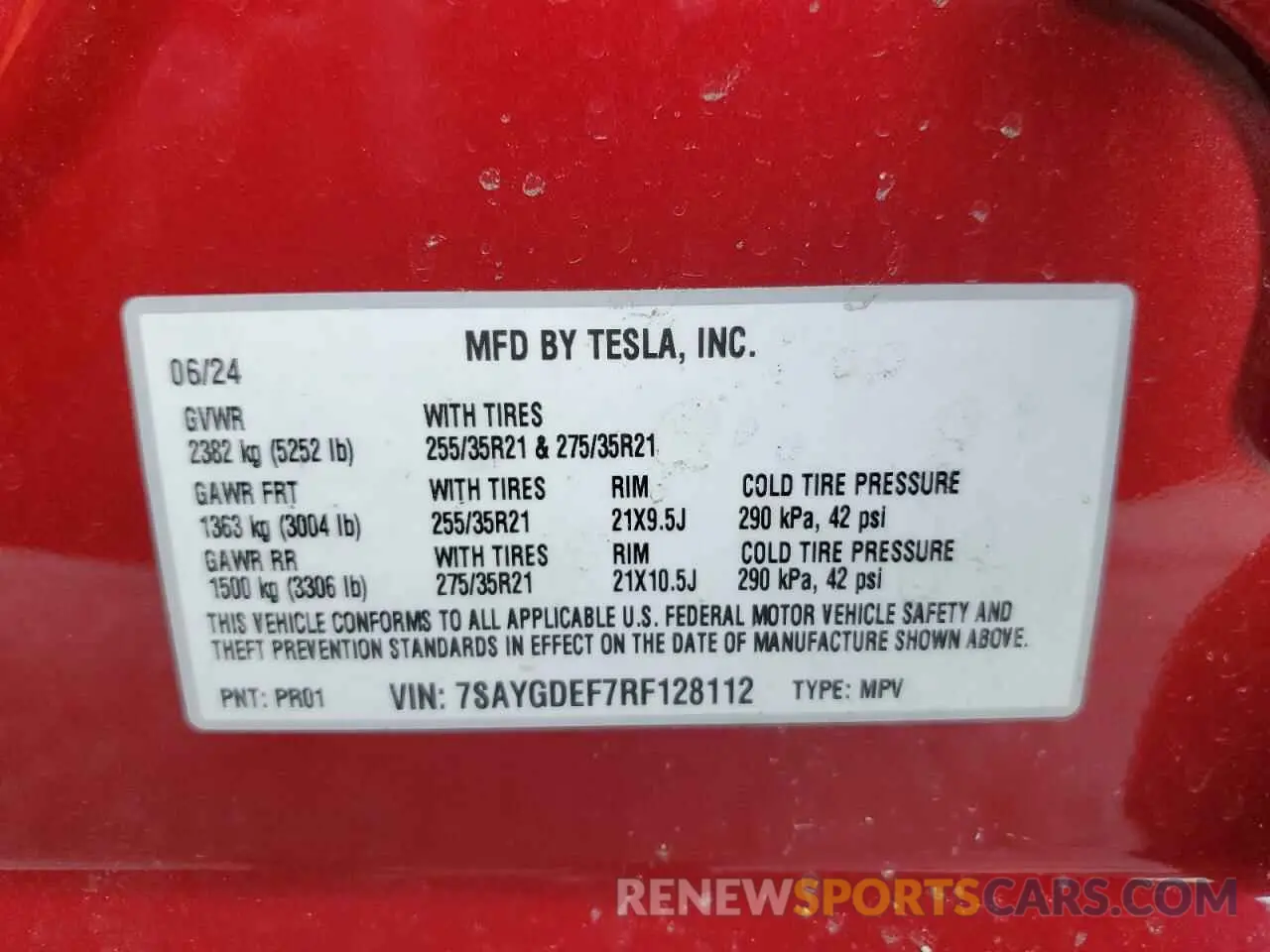 16 Photograph of a damaged car 7SAYGDEF7RF128112 TESLA MODEL Y 2024