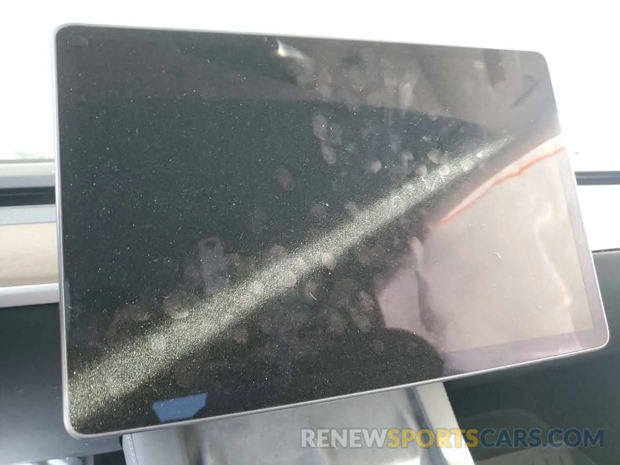 9 Photograph of a damaged car 7SAYGDEF7RF128112 TESLA MODEL Y 2024
