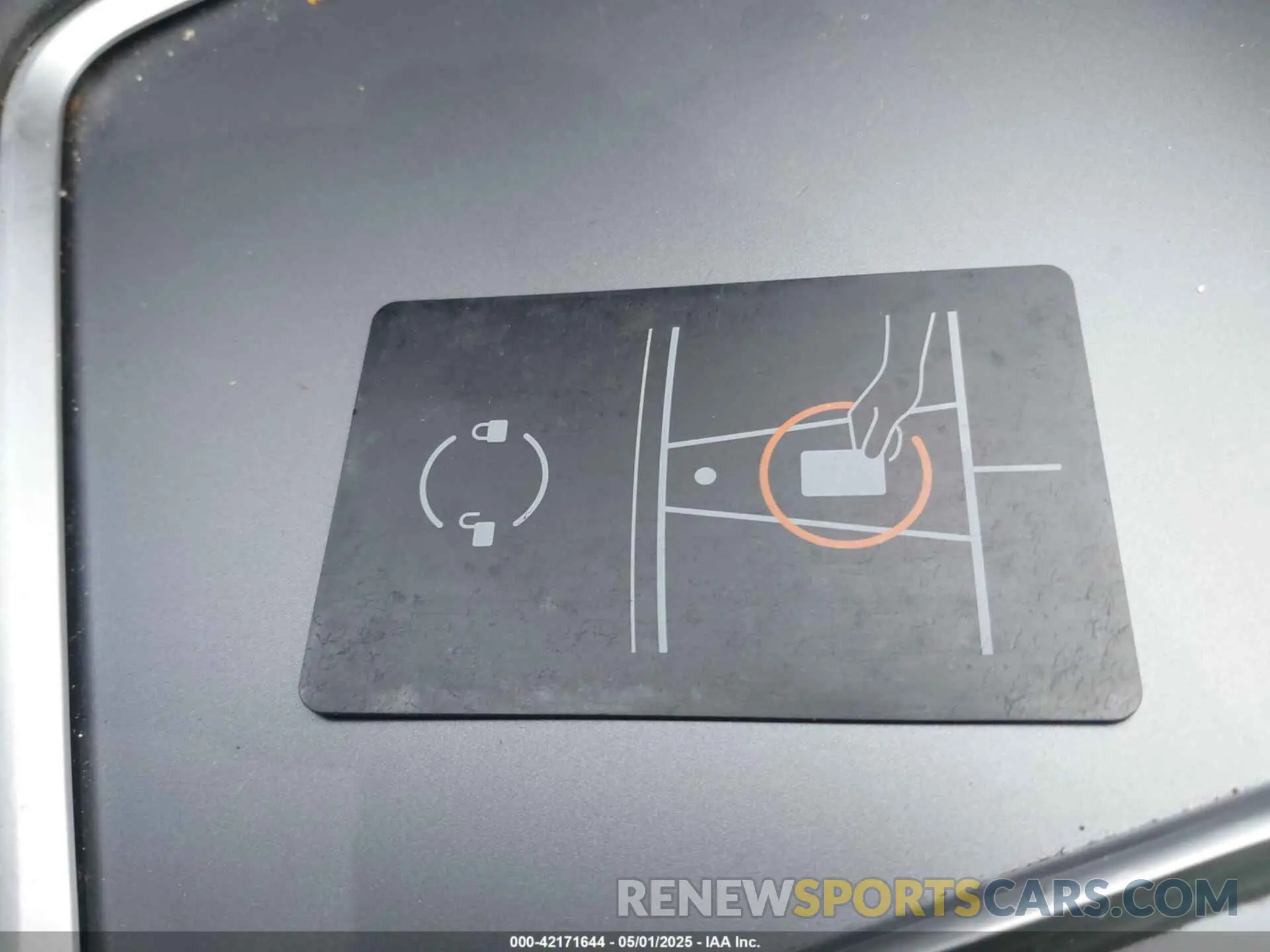 11 Photograph of a damaged car 7SAYGDEF8RA269459 TESLA MODEL Y 2024