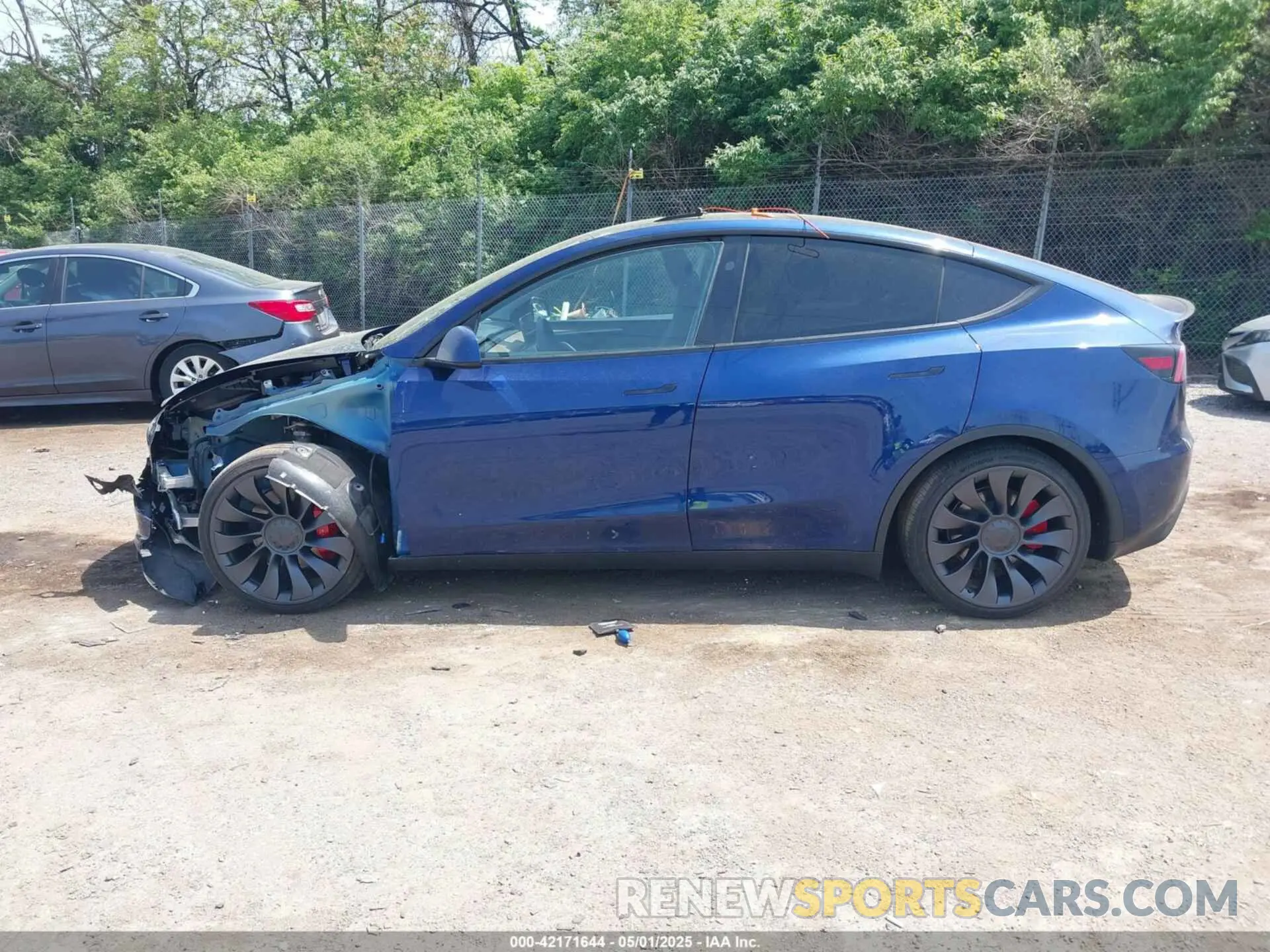15 Photograph of a damaged car 7SAYGDEF8RA269459 TESLA MODEL Y 2024