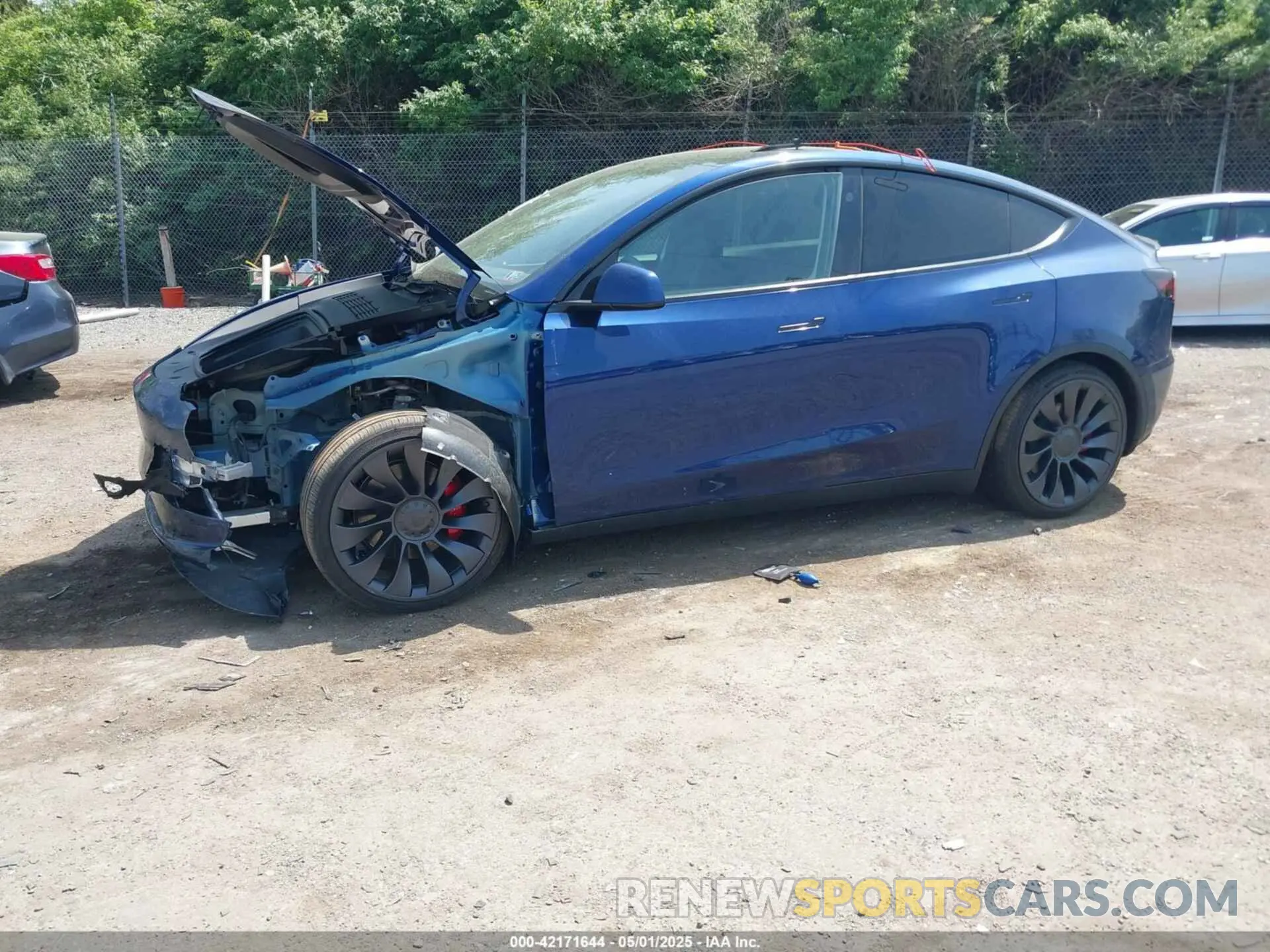 2 Photograph of a damaged car 7SAYGDEF8RA269459 TESLA MODEL Y 2024