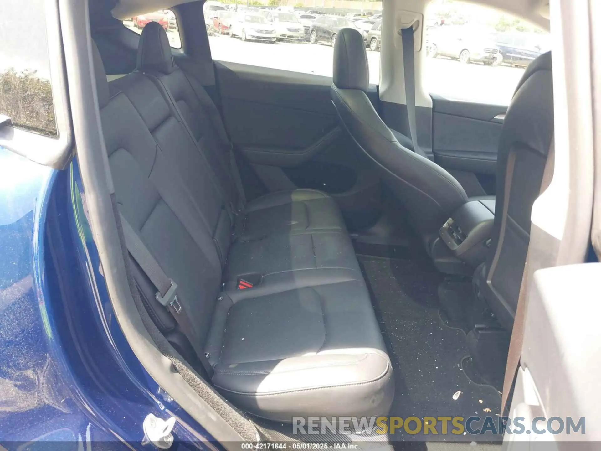 8 Photograph of a damaged car 7SAYGDEF8RA269459 TESLA MODEL Y 2024
