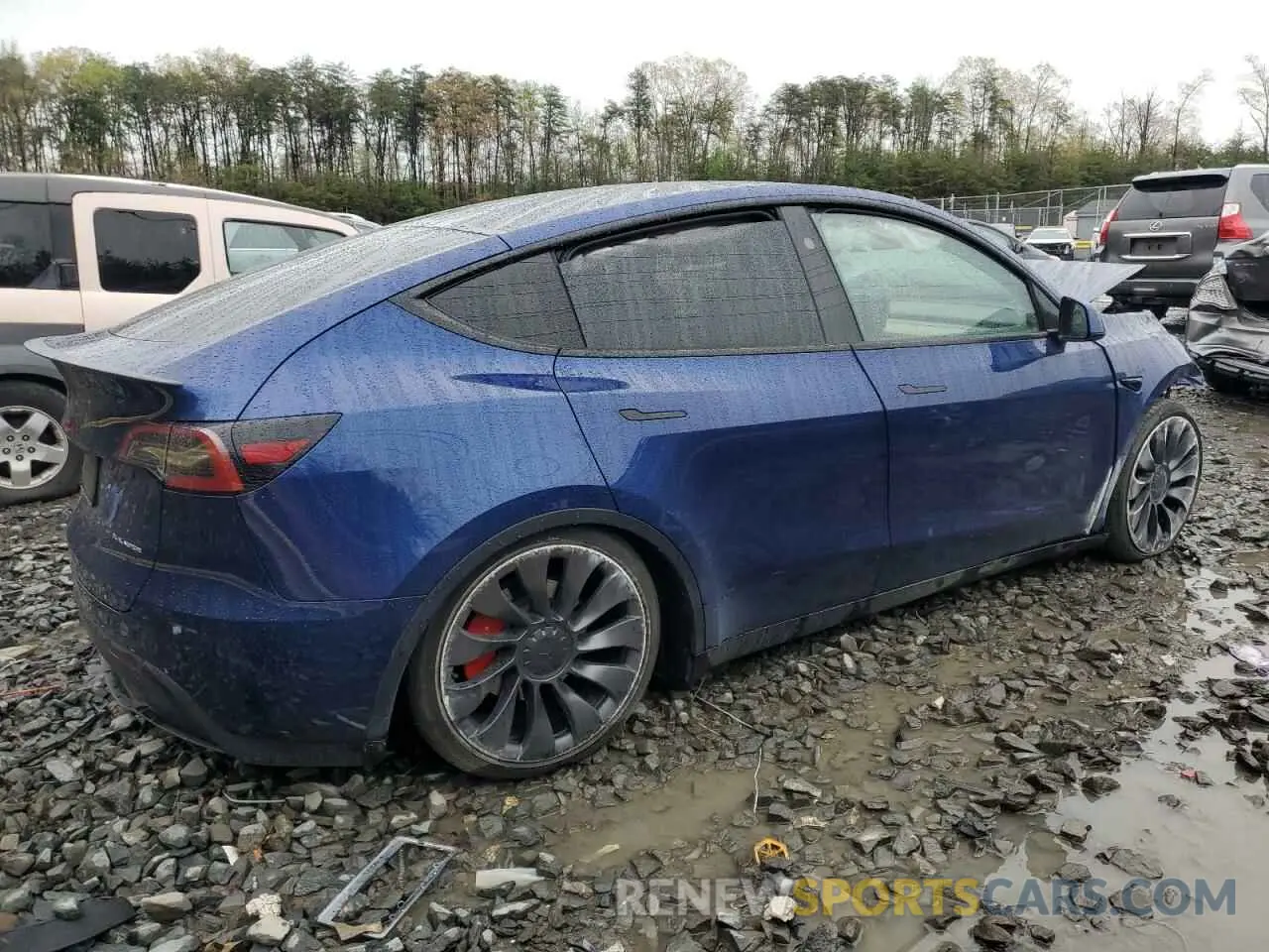 3 Photograph of a damaged car 7SAYGDEF8RA320717 TESLA MODEL Y 2024