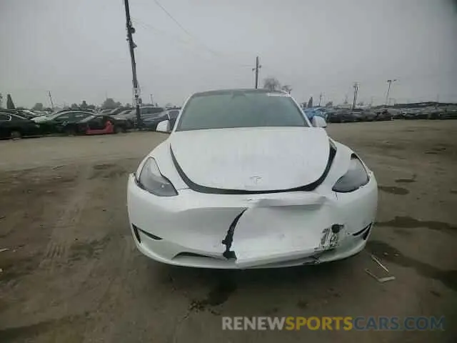 11 Photograph of a damaged car 7SAYGDEF8RF113876 TESLA MODEL Y 2024
