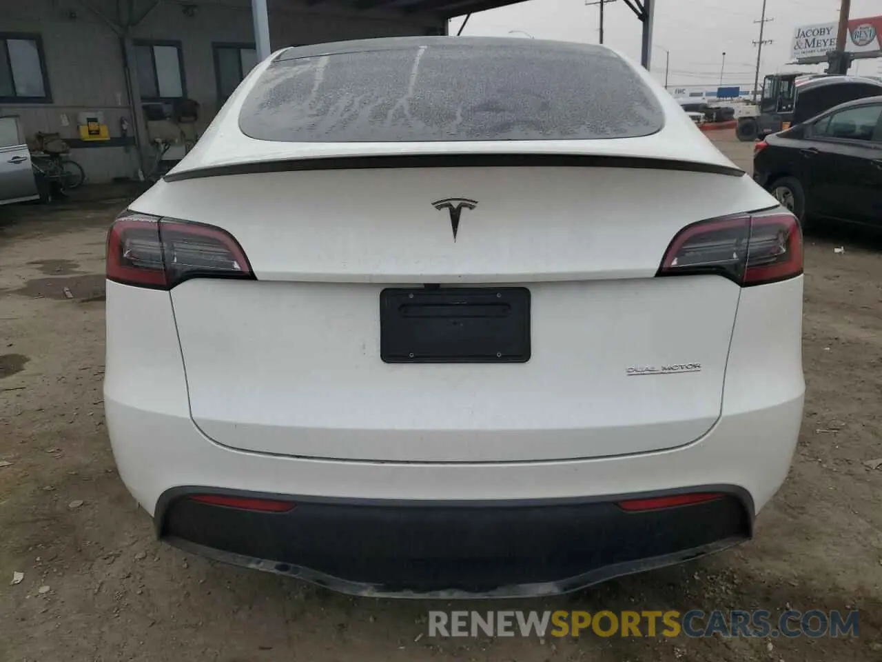 6 Photograph of a damaged car 7SAYGDEF8RF113876 TESLA MODEL Y 2024