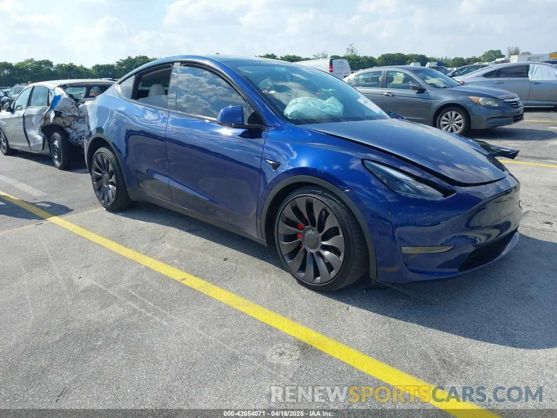 1 Photograph of a damaged car 7SAYGDEF9RA267204 TESLA MODEL Y 2024