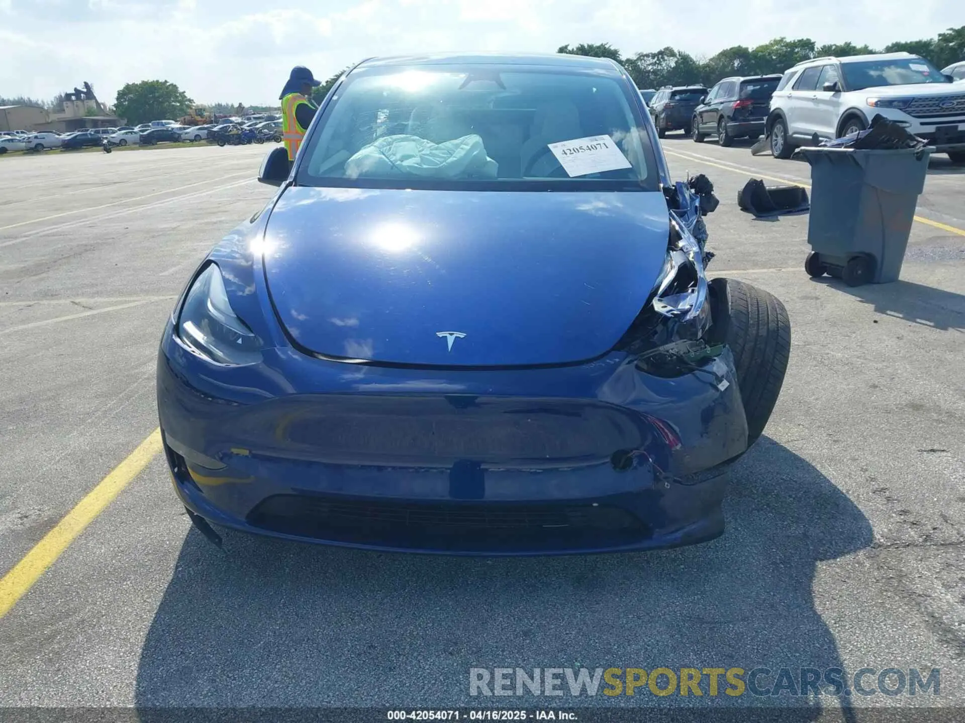 11 Photograph of a damaged car 7SAYGDEF9RA267204 TESLA MODEL Y 2024