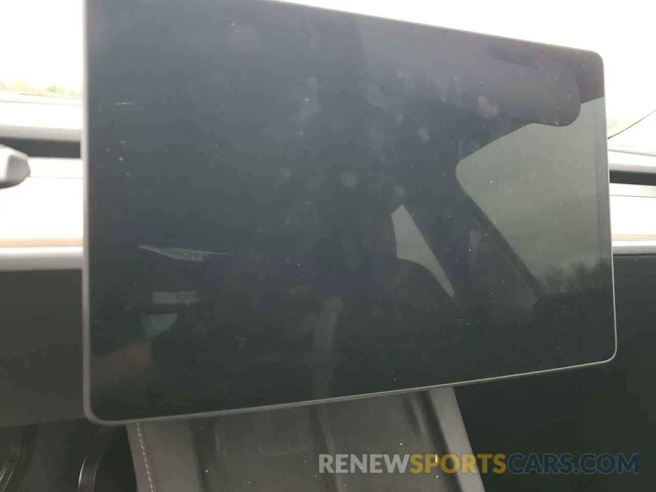 9 Photograph of a damaged car 7SAYGDEF9RA307989 TESLA MODEL Y 2024