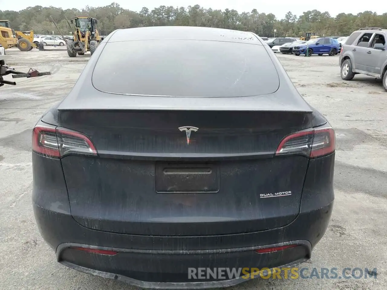 6 Photograph of a damaged car 7SAYGDEF9RF041554 TESLA MODEL Y 2024