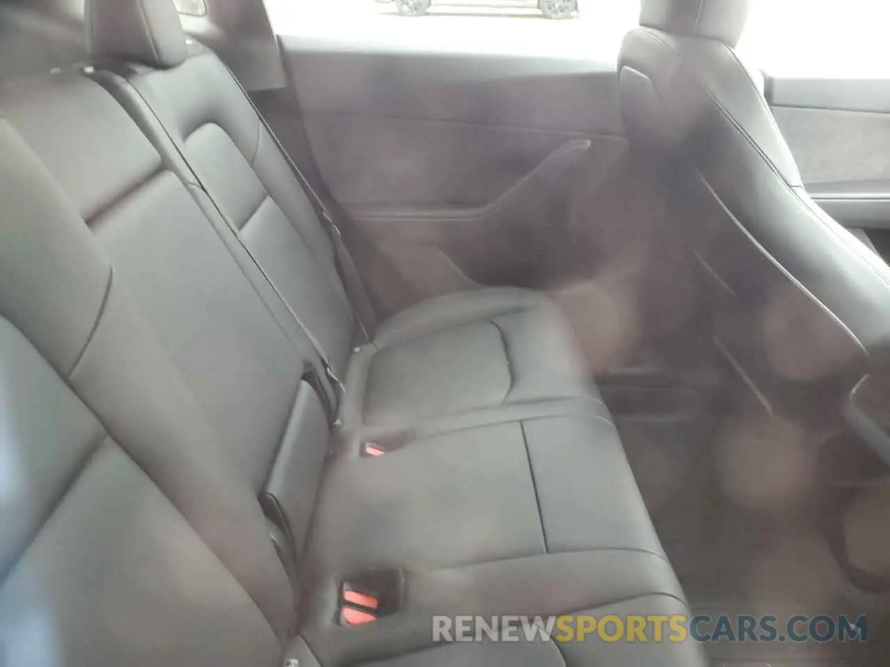 11 Photograph of a damaged car 7SAYGDEFXRA261508 TESLA MODEL Y 2024