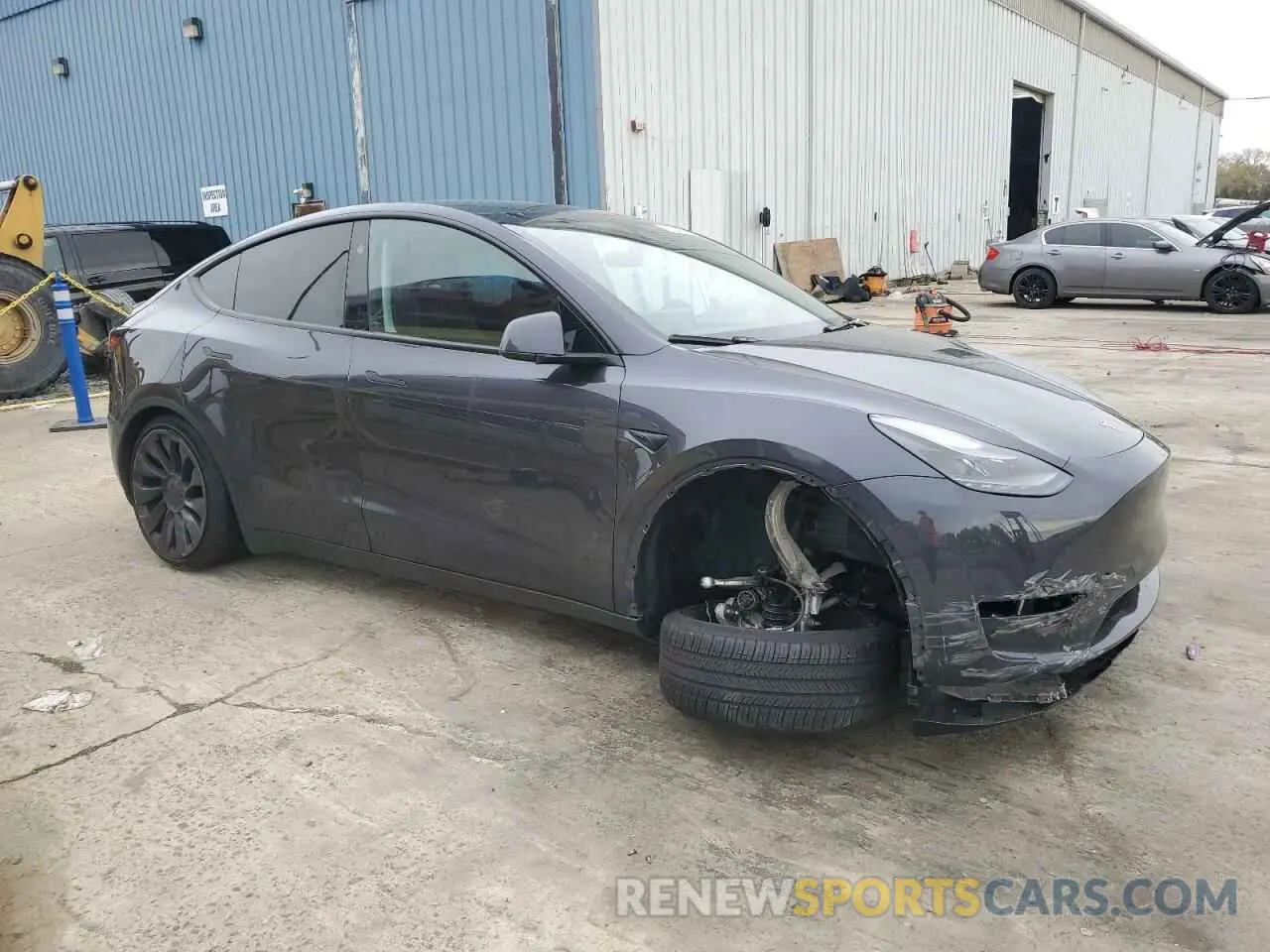 4 Photograph of a damaged car 7SAYGDEFXRA261508 TESLA MODEL Y 2024