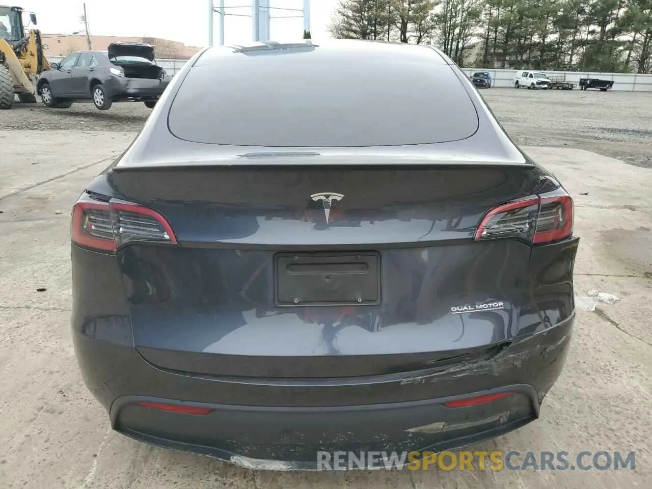 6 Photograph of a damaged car 7SAYGDEFXRA261508 TESLA MODEL Y 2024