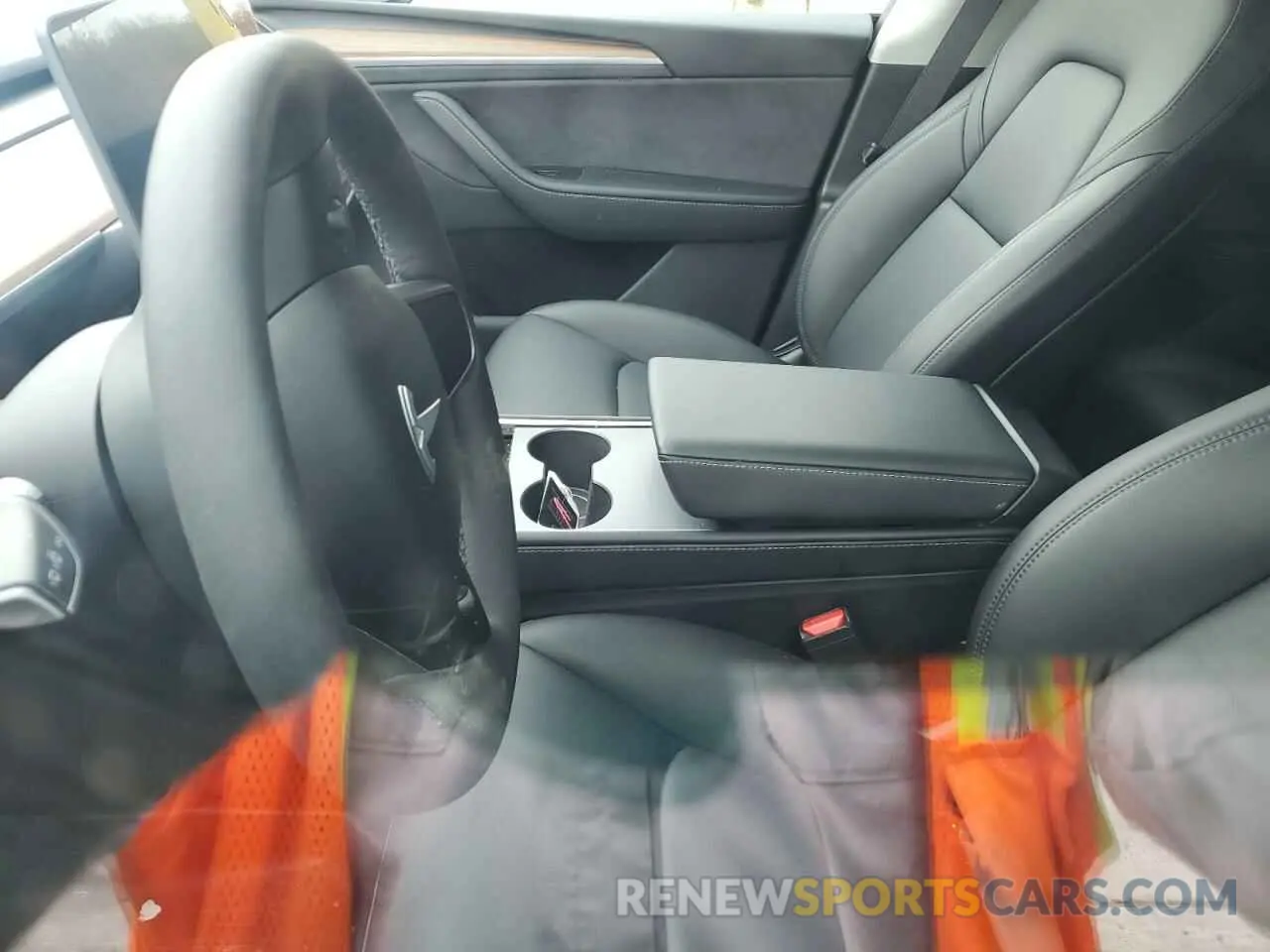 7 Photograph of a damaged car 7SAYGDEFXRA261508 TESLA MODEL Y 2024
