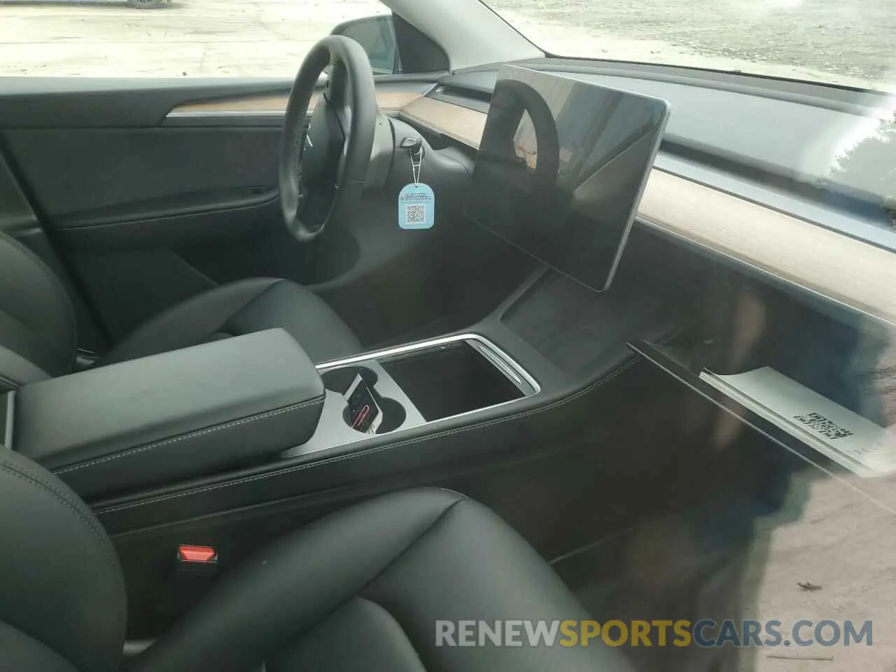 8 Photograph of a damaged car 7SAYGDEFXRA261508 TESLA MODEL Y 2024