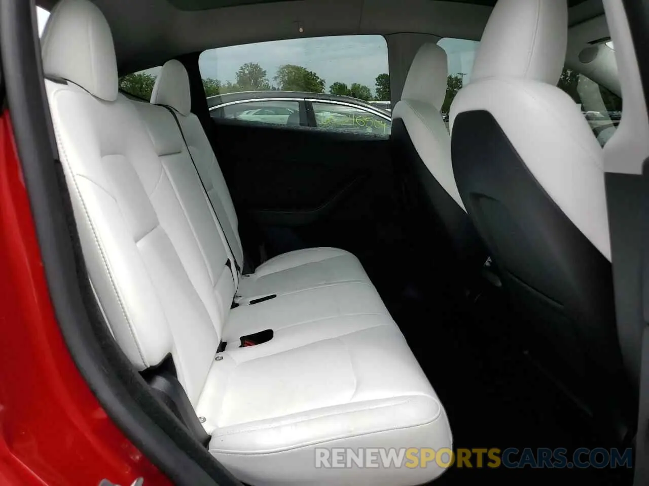 11 Photograph of a damaged car 7SAYGDEFXRA270046 TESLA MODEL Y 2024
