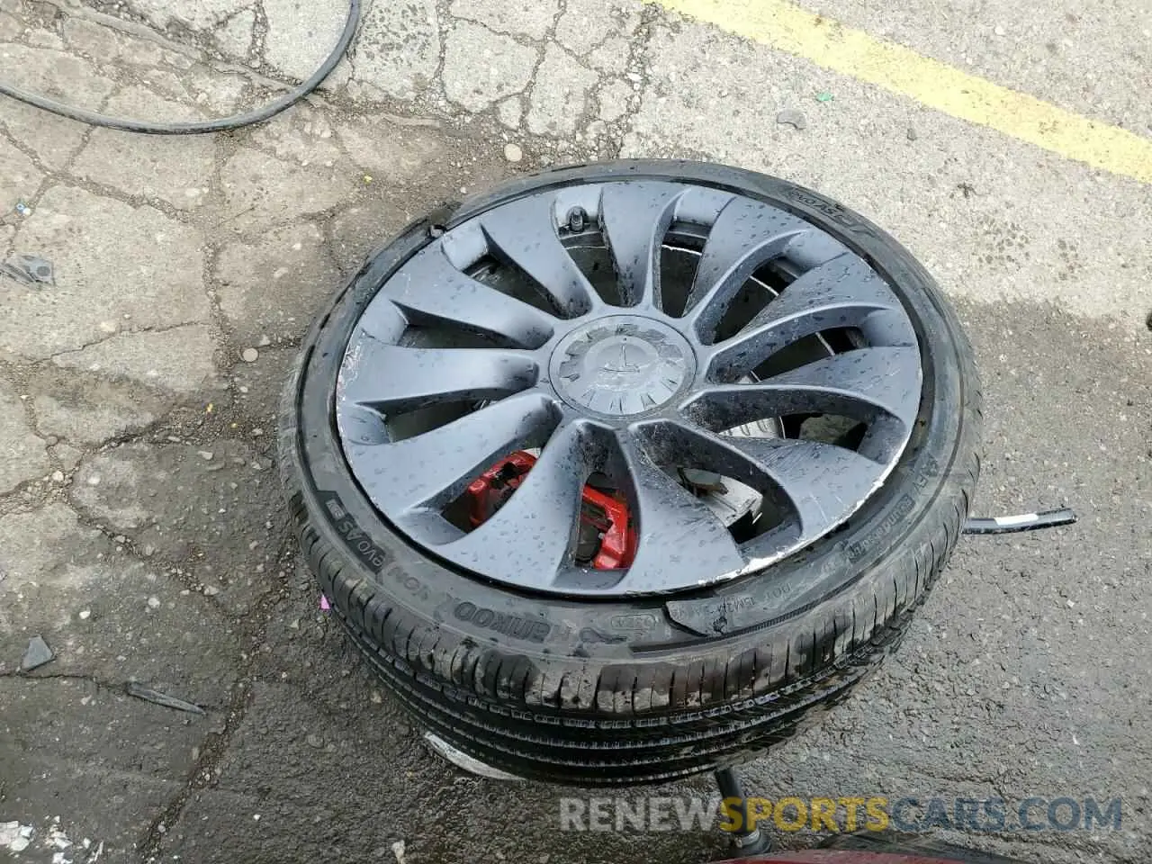 13 Photograph of a damaged car 7SAYGDEFXRA270046 TESLA MODEL Y 2024