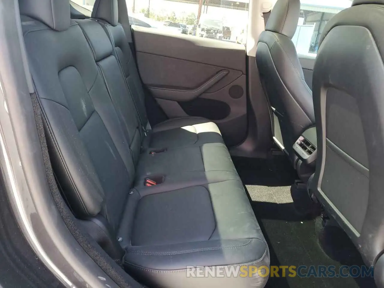 11 Photograph of a damaged car 7SAYGDEFXRA271486 TESLA MODEL Y 2024