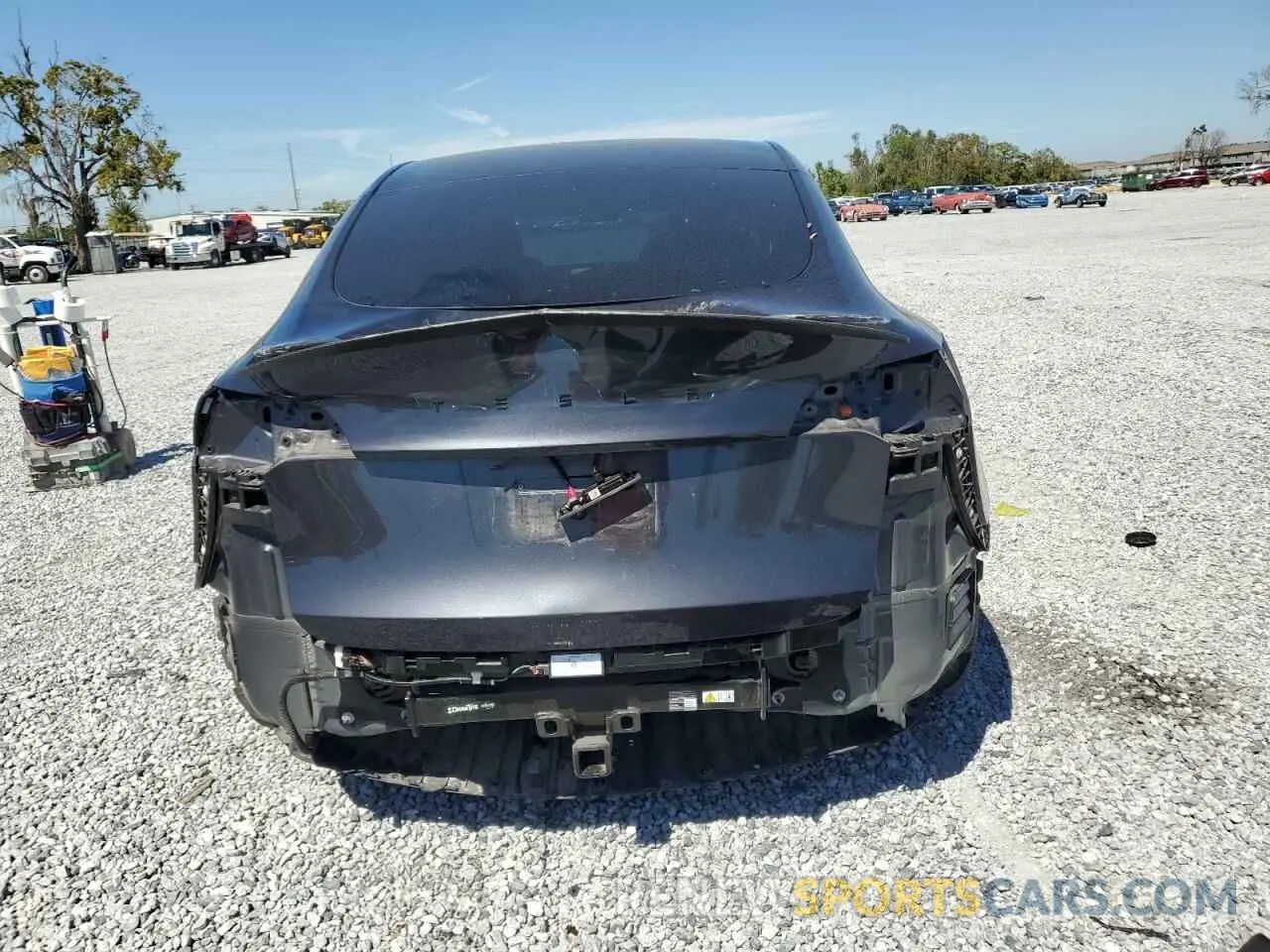 6 Photograph of a damaged car 7SAYGDEFXRA271486 TESLA MODEL Y 2024