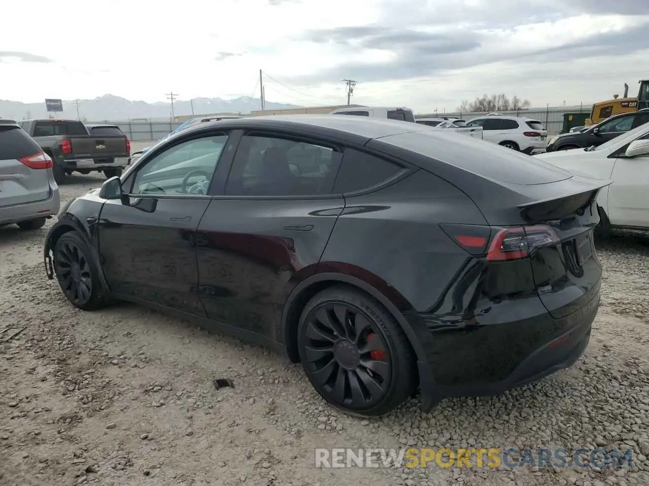 2 Photograph of a damaged car 7SAYGDEFXRF022186 TESLA MODEL Y 2024