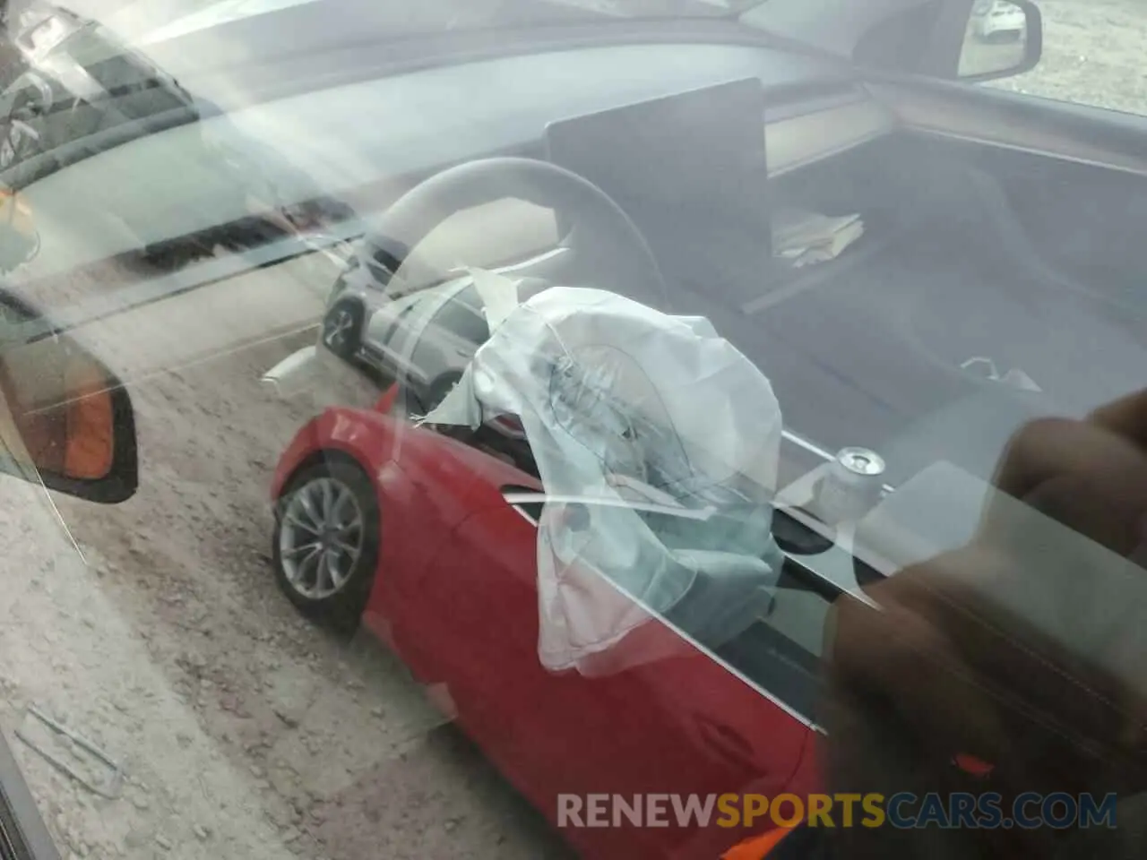8 Photograph of a damaged car 7SAYGDEFXRF022186 TESLA MODEL Y 2024