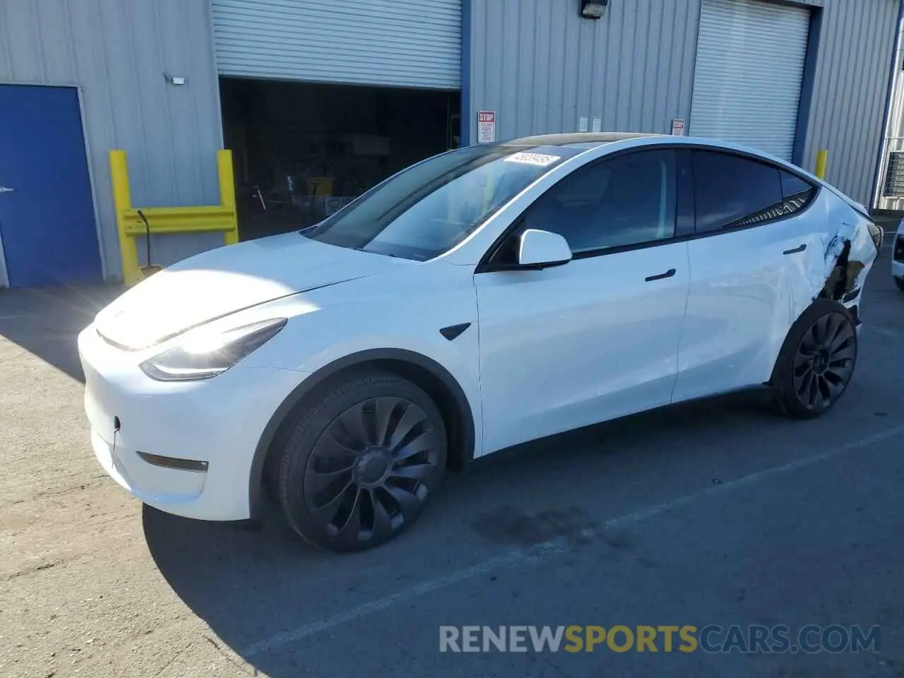 1 Photograph of a damaged car 7SAYGDEFXRF117959 TESLA MODEL Y 2024