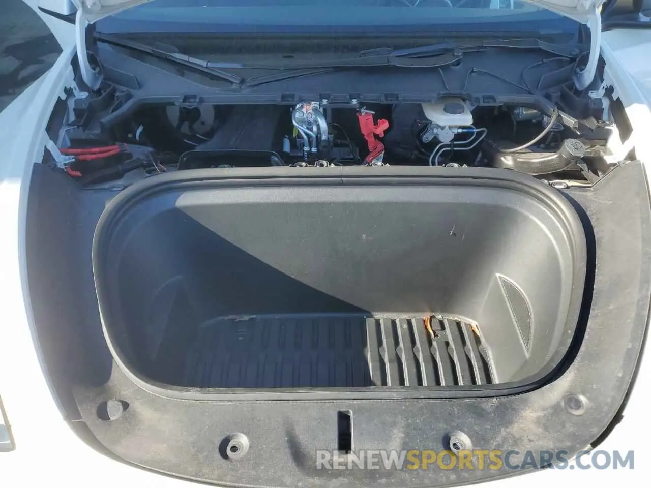 11 Photograph of a damaged car 7SAYGDEFXRF117959 TESLA MODEL Y 2024