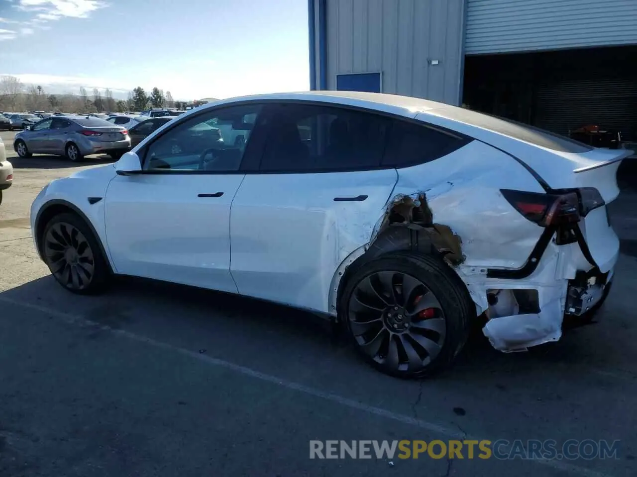 2 Photograph of a damaged car 7SAYGDEFXRF117959 TESLA MODEL Y 2024