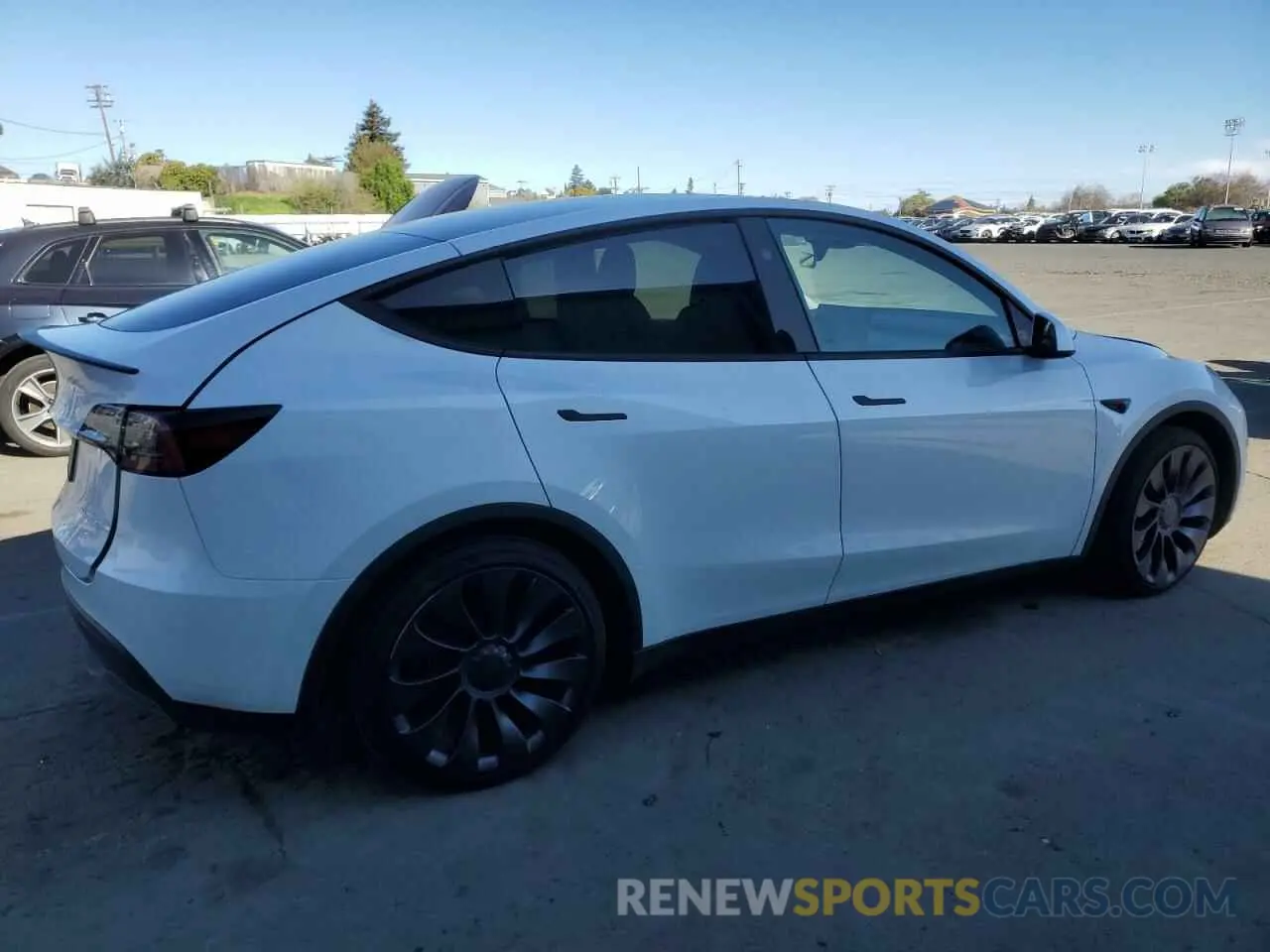 3 Photograph of a damaged car 7SAYGDEFXRF117959 TESLA MODEL Y 2024