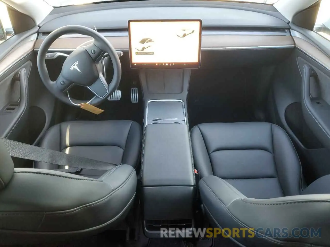 8 Photograph of a damaged car 7SAYGDEFXRF117959 TESLA MODEL Y 2024