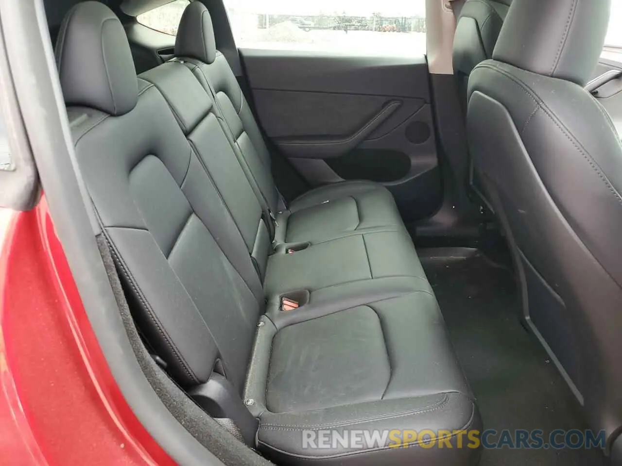 11 Photograph of a damaged car 7SAYGDEFXRF152002 TESLA MODEL Y 2024