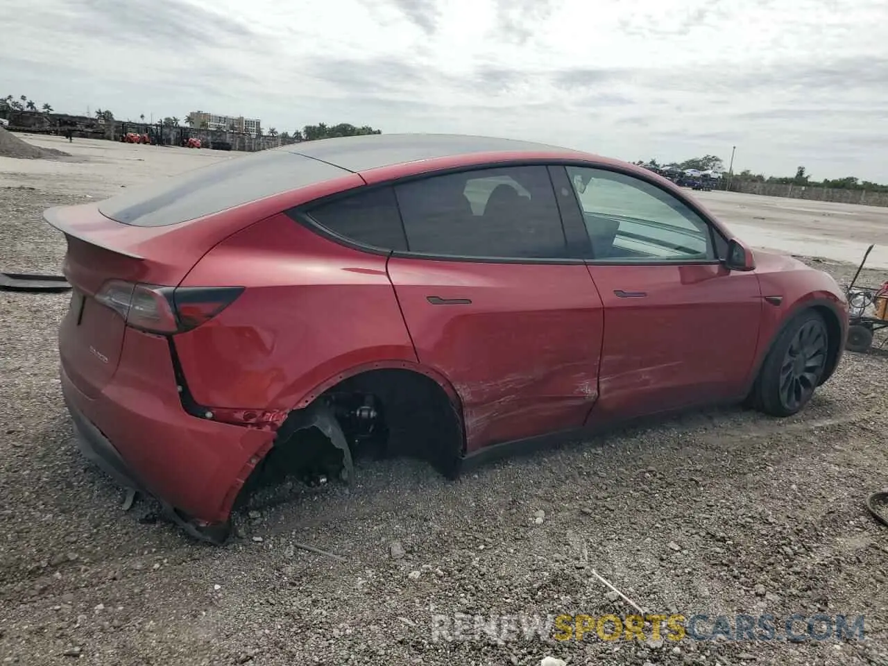 3 Photograph of a damaged car 7SAYGDEFXRF152002 TESLA MODEL Y 2024