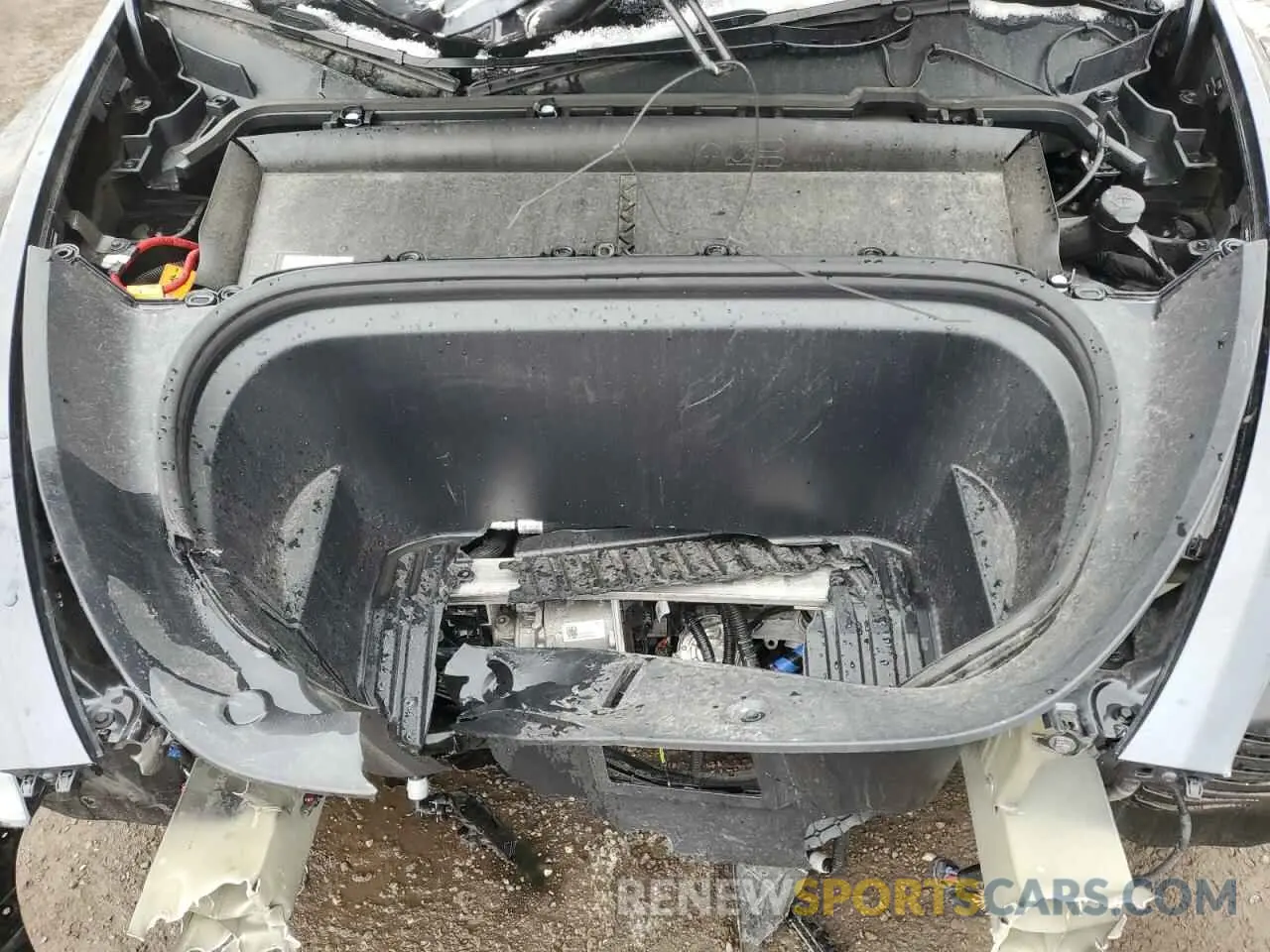 12 Photograph of a damaged car LRWYGDEE9RC639688 TESLA MODEL Y 2024