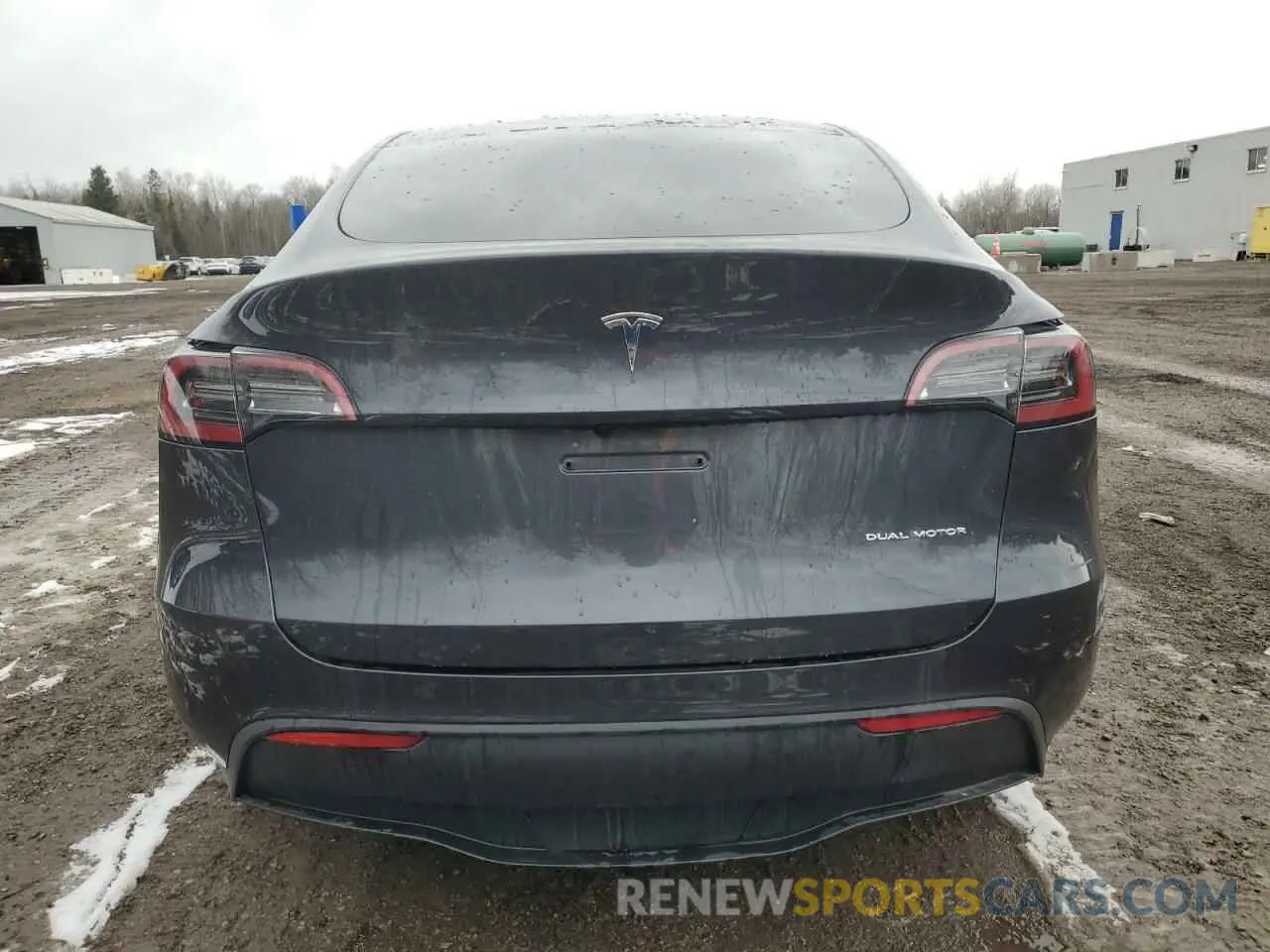 6 Photograph of a damaged car LRWYGDEE9RC639688 TESLA MODEL Y 2024