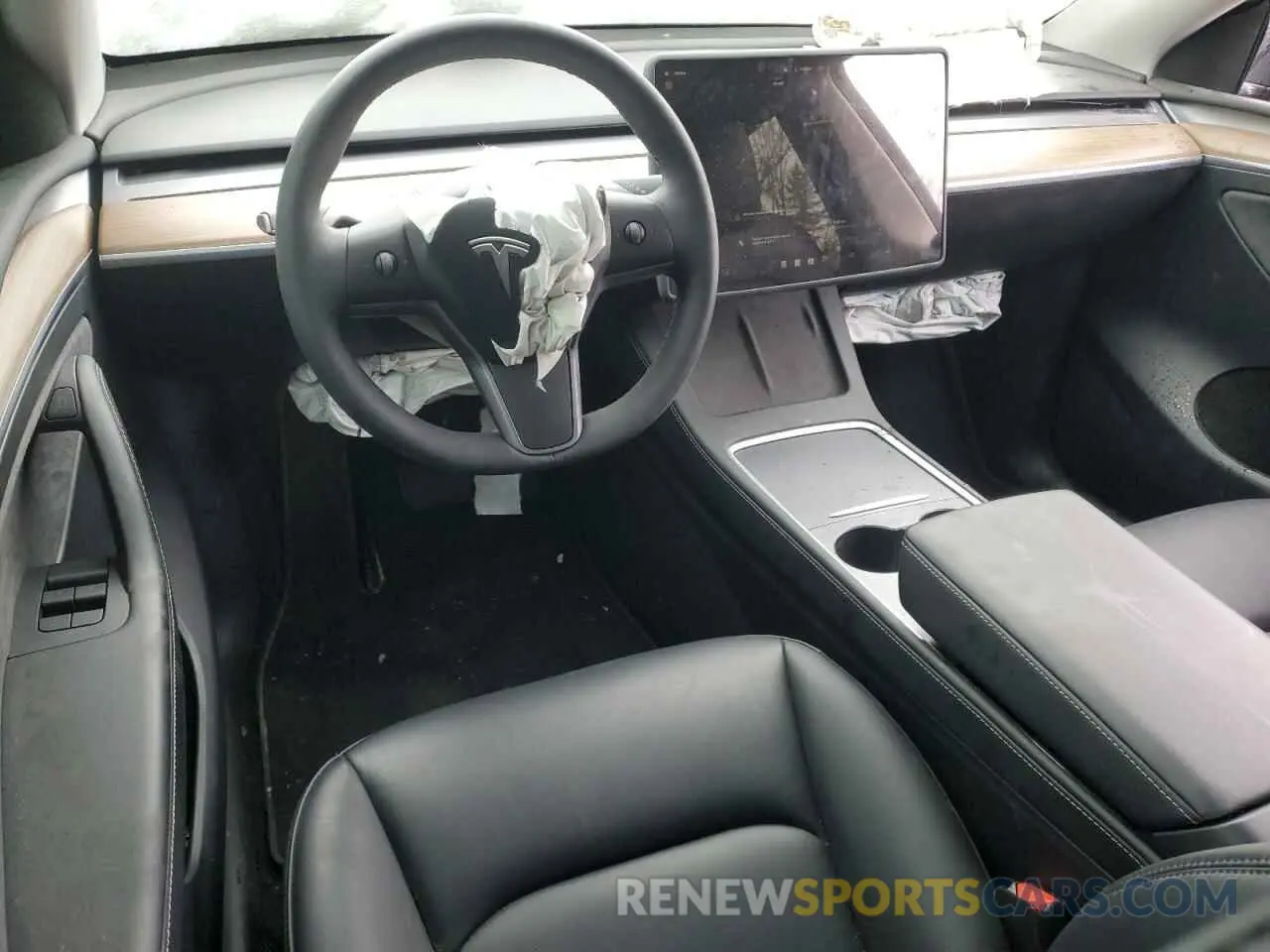 8 Photograph of a damaged car LRWYGDEE9RC639688 TESLA MODEL Y 2024