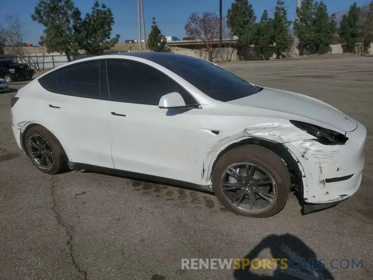 4 Photograph of a damaged car 7SAYGAEE0SF279529 TESLA MODEL Y 2025
