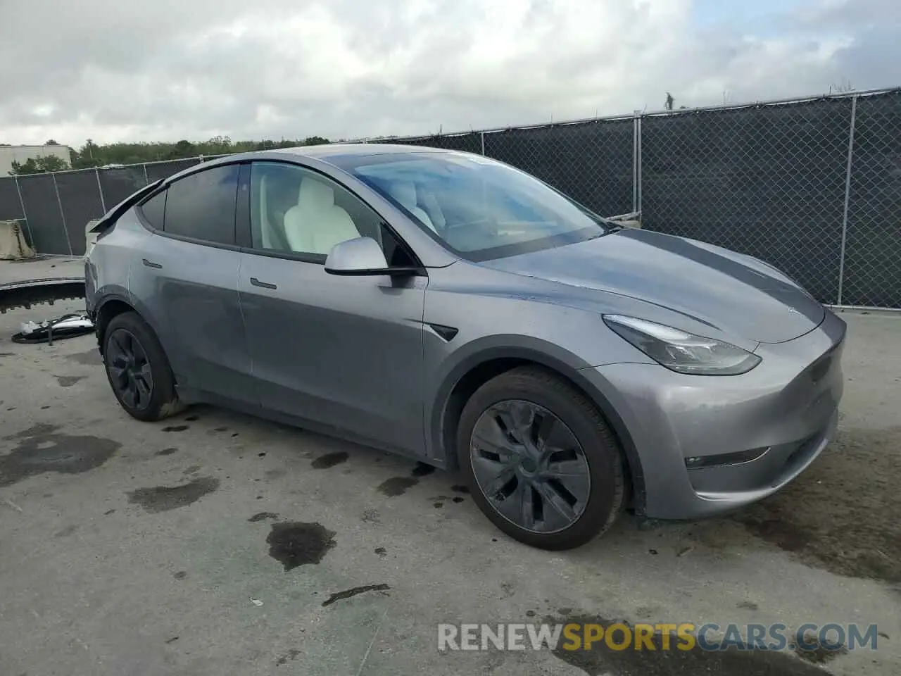 4 Photograph of a damaged car 7SAYGAEE1SF219078 TESLA MODEL Y 2025