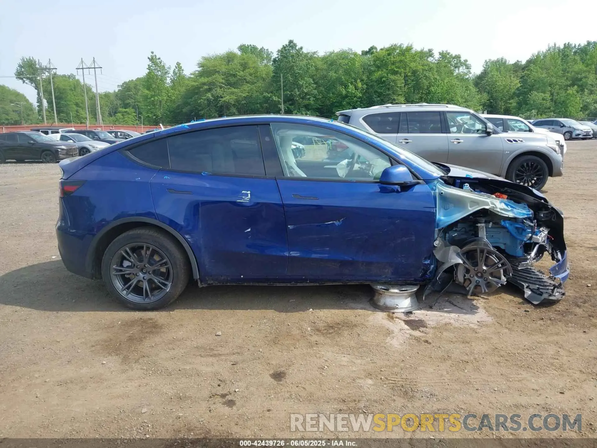 13 Photograph of a damaged car 7SAYGAEE1SF251030 TESLA MODEL Y 2025