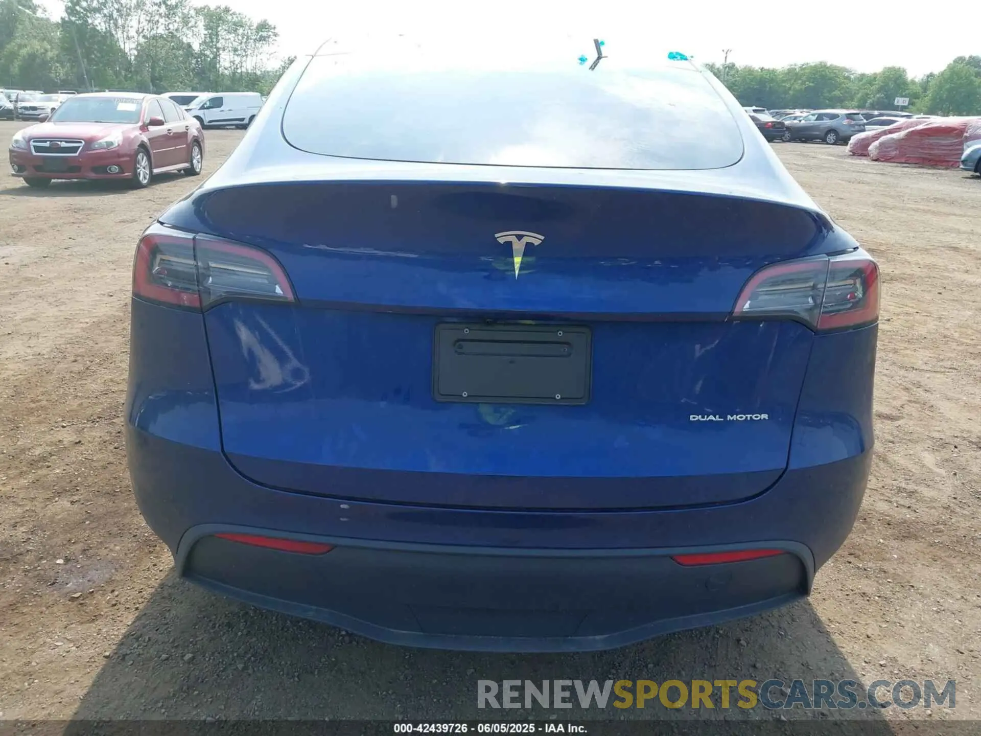 16 Photograph of a damaged car 7SAYGAEE1SF251030 TESLA MODEL Y 2025