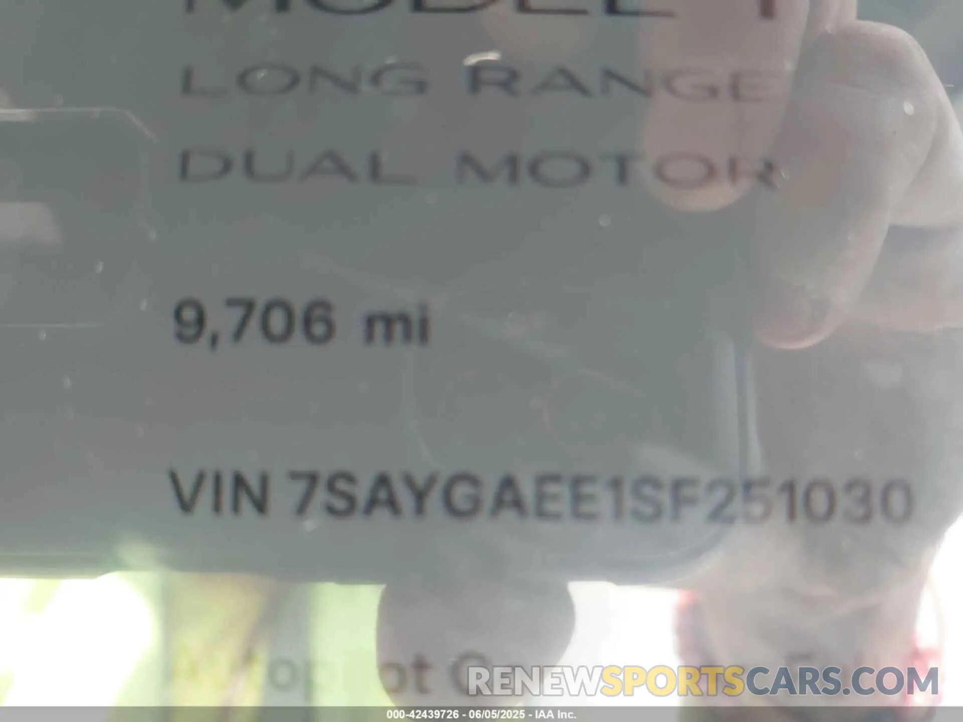7 Photograph of a damaged car 7SAYGAEE1SF251030 TESLA MODEL Y 2025