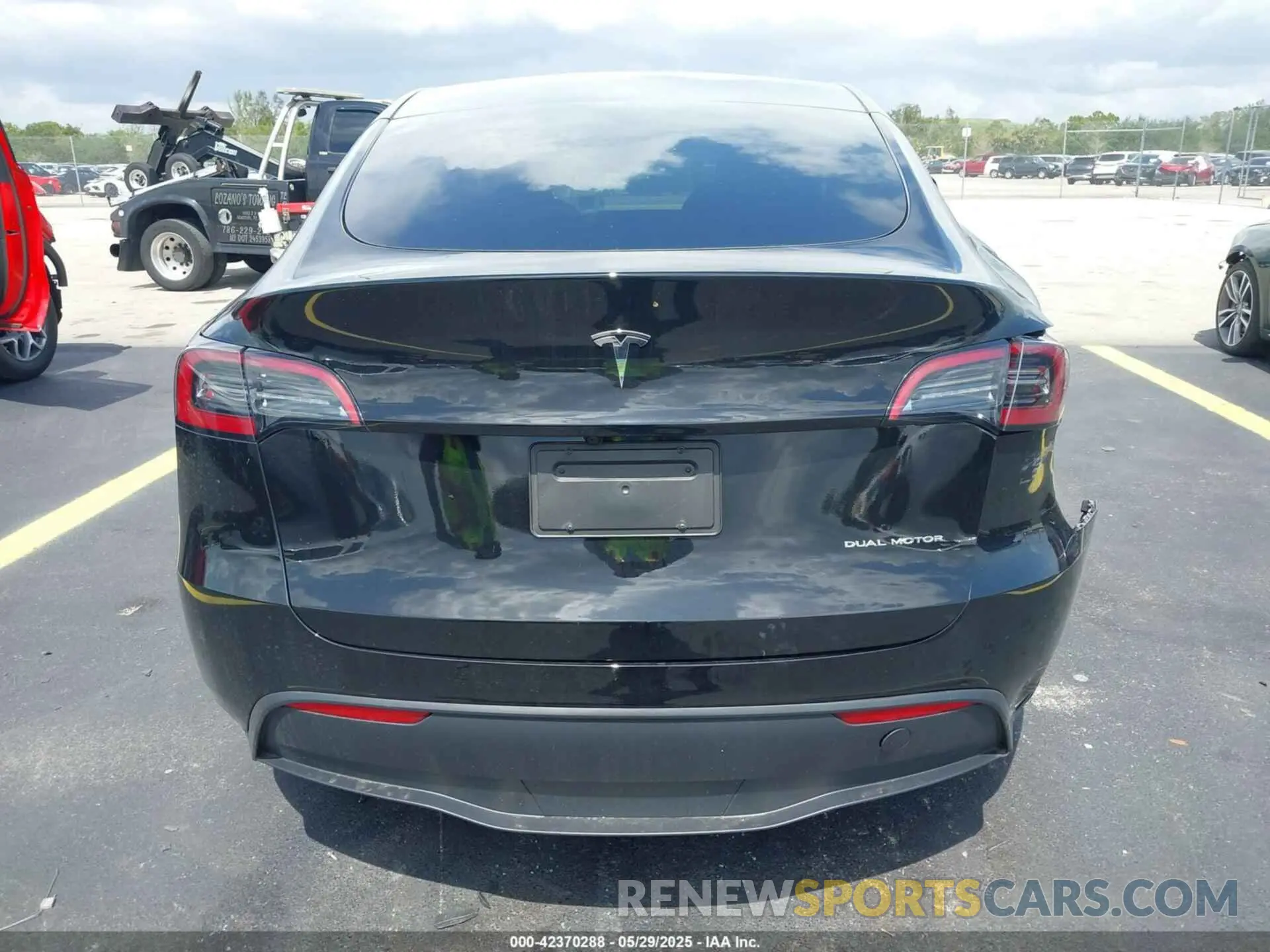 15 Photograph of a damaged car 7SAYGAEE1SF285937 TESLA MODEL Y 2025