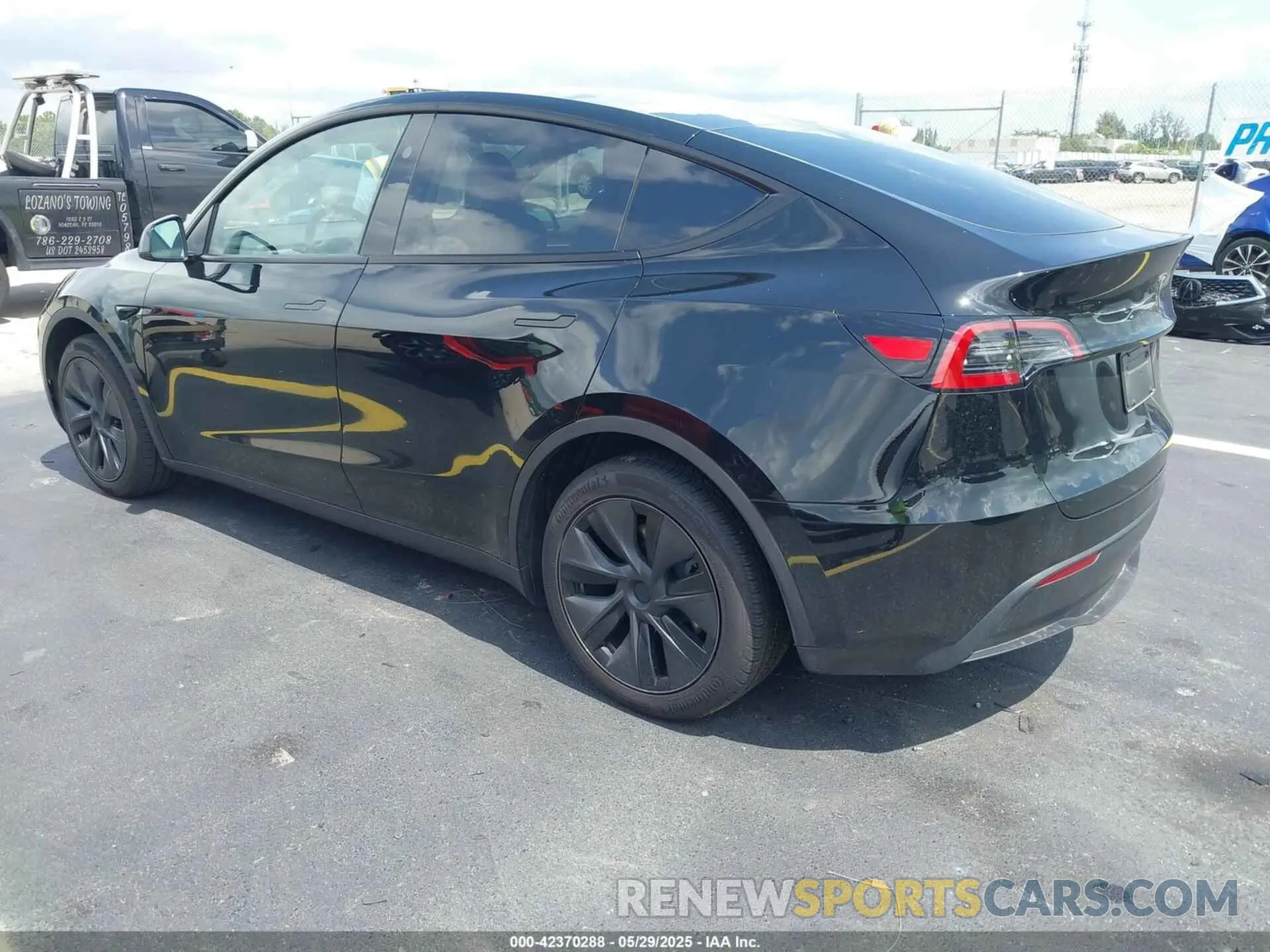3 Photograph of a damaged car 7SAYGAEE1SF285937 TESLA MODEL Y 2025