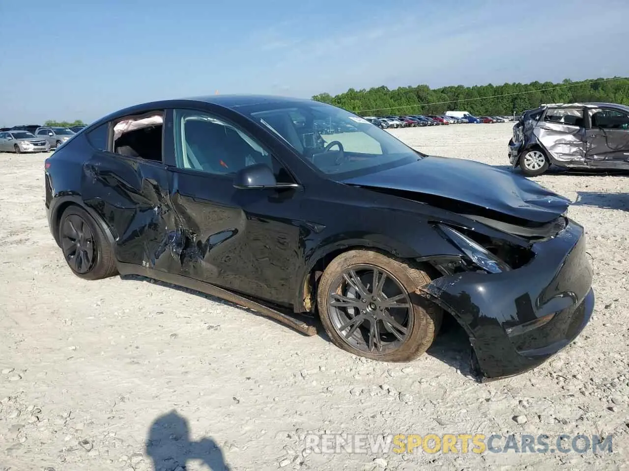 4 Photograph of a damaged car 7SAYGAEE1SF307936 TESLA MODEL Y 2025