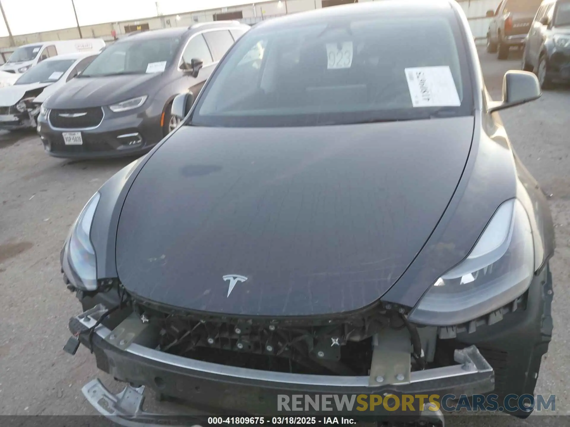 10 Photograph of a damaged car 7SAYGAEE3SF257640 TESLA MODEL Y 2025