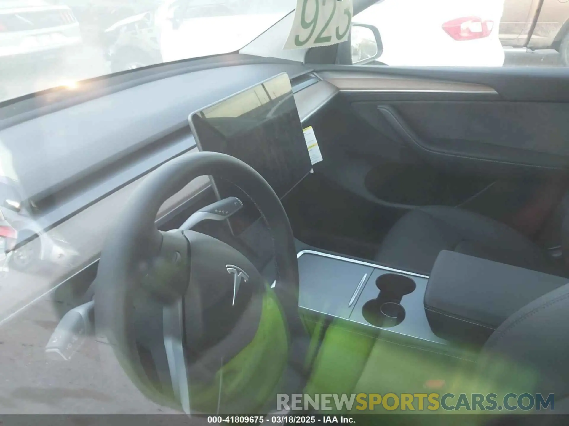 14 Photograph of a damaged car 7SAYGAEE3SF257640 TESLA MODEL Y 2025